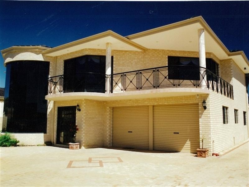 11 Cupello Drive, Swan View WA 6056