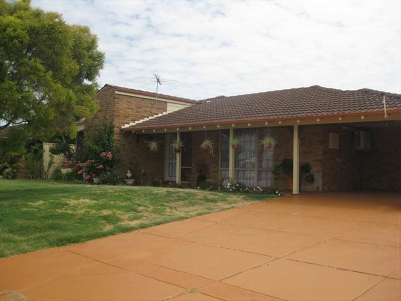 23 Bernley Drive, Viveash WA 6056