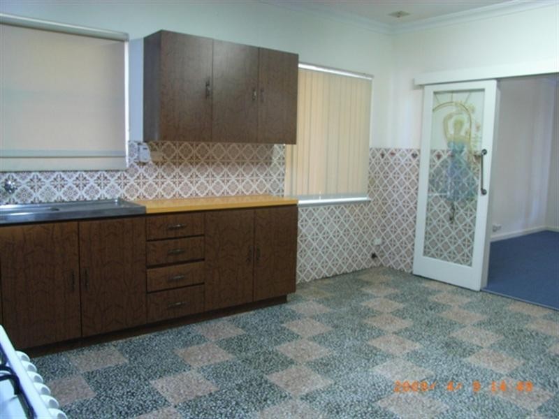 14 Railway Parade, Midland WA 6056