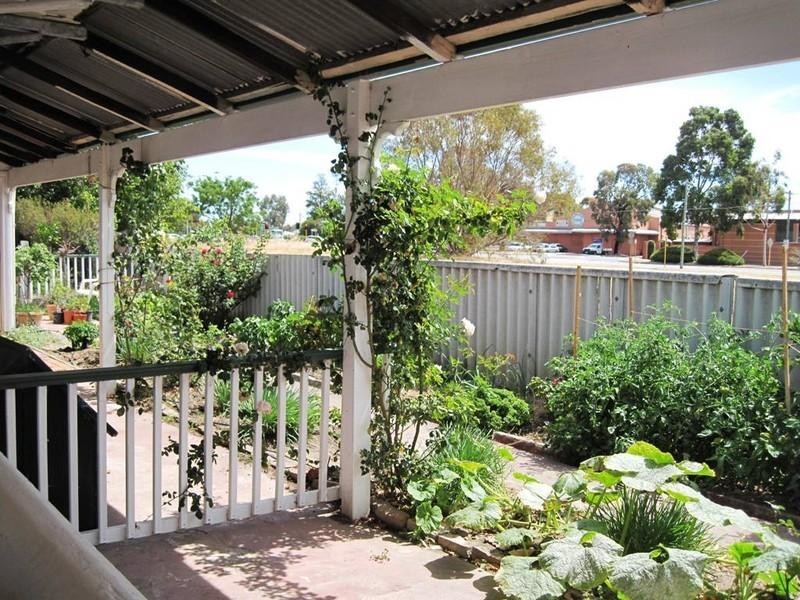 39 Byers Road, Midland WA 6056