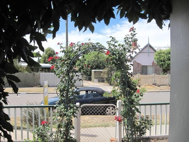 39 Byers Road, Midland WA 6056