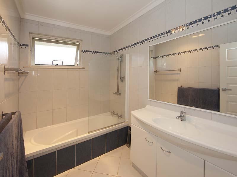 7 Cara Road, Greenmount WA 6056