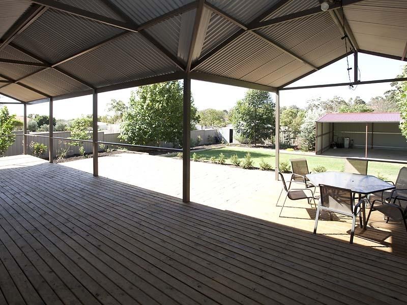 7 Cara Road, Greenmount WA 6056