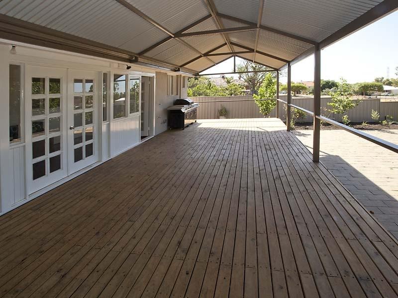 7 Cara Road, Greenmount WA 6056