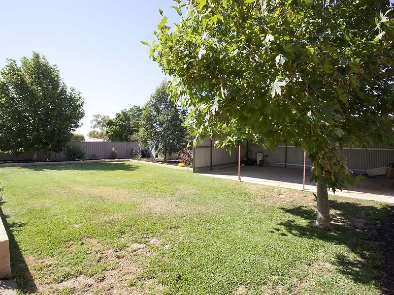 7 Cara Road, Greenmount WA 6056