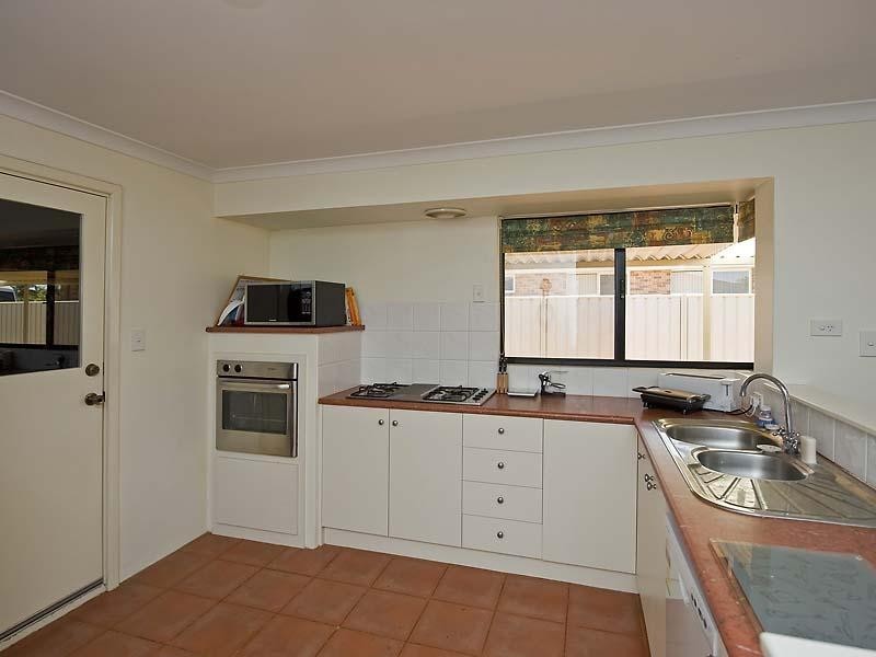 32 Weld Street, Swan View WA 6056