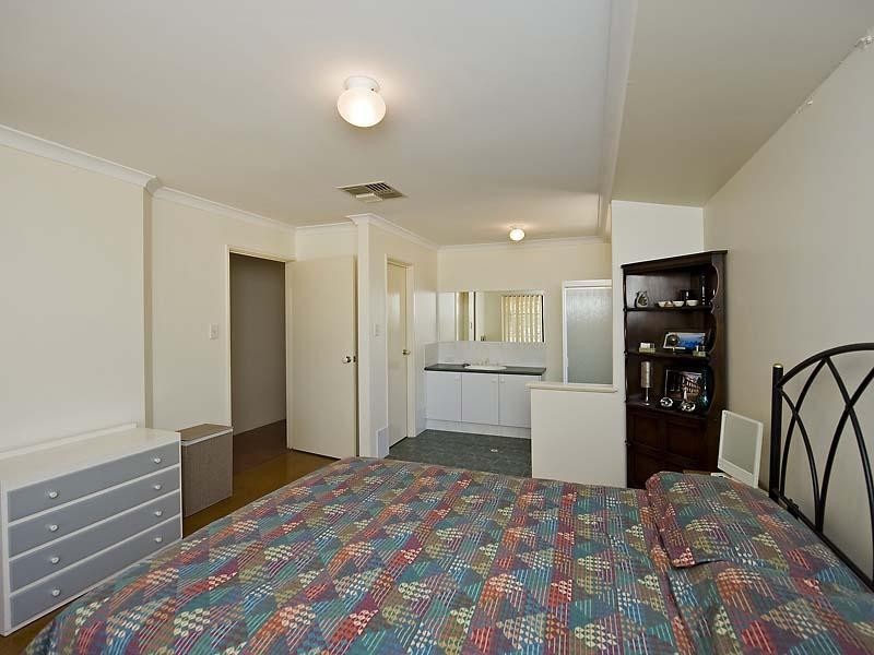 32 Weld Street, Swan View WA 6056