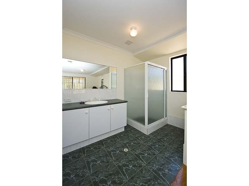 32 Weld Street, Swan View WA 6056