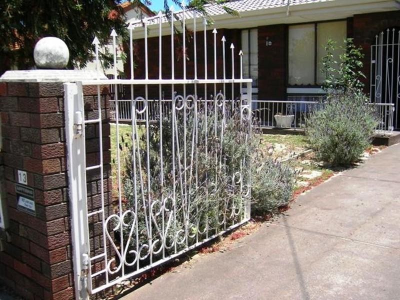 13 Beaconsfield Avenue, Midvale WA 6056