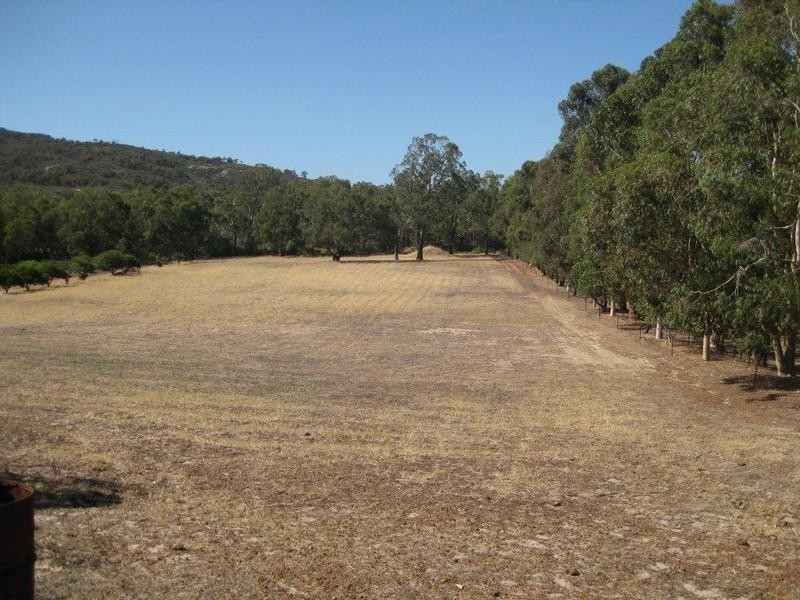 132 Loton Road, Millendon WA 6056