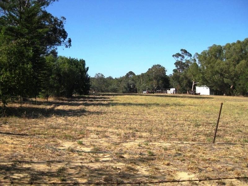 132 Loton Road, Millendon WA 6056