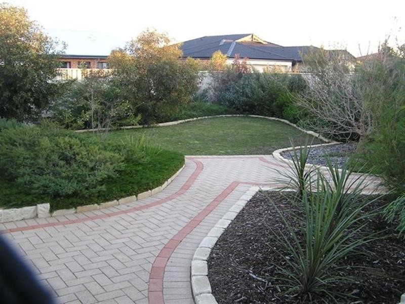 14 Avon Crescent, Viveash WA 6056