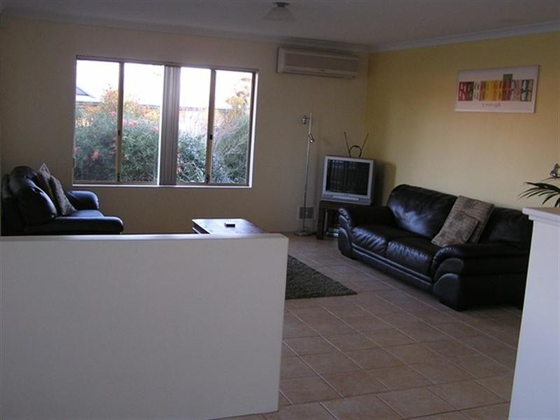 14 Avon Crescent, Viveash WA 6056