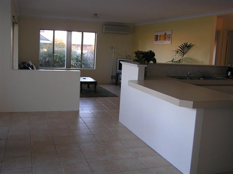 14 Avon Crescent, Viveash WA 6056