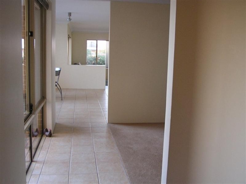 14 Avon Crescent, Viveash WA 6056