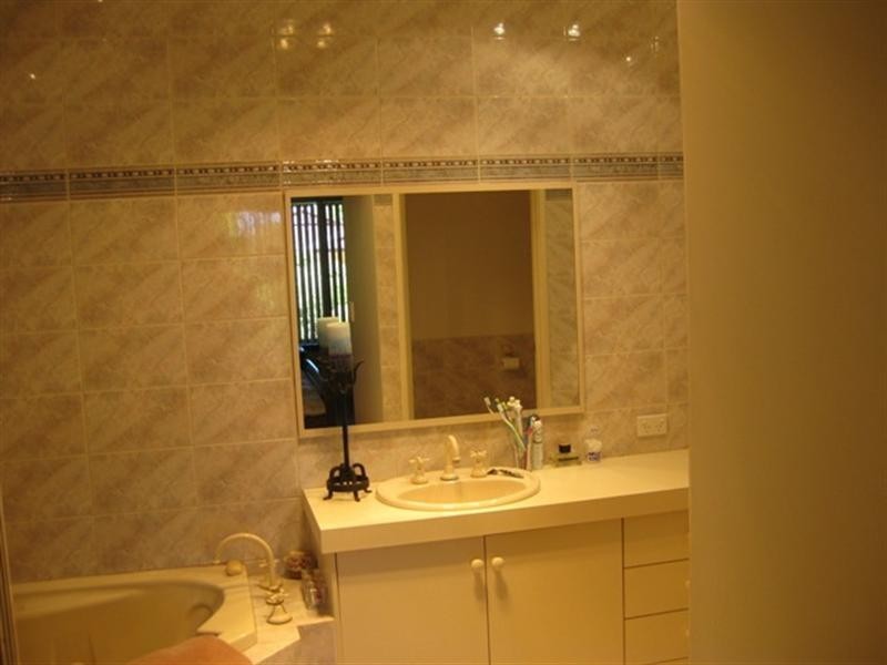 42 Riverdale Road, Helena Valley WA 6056