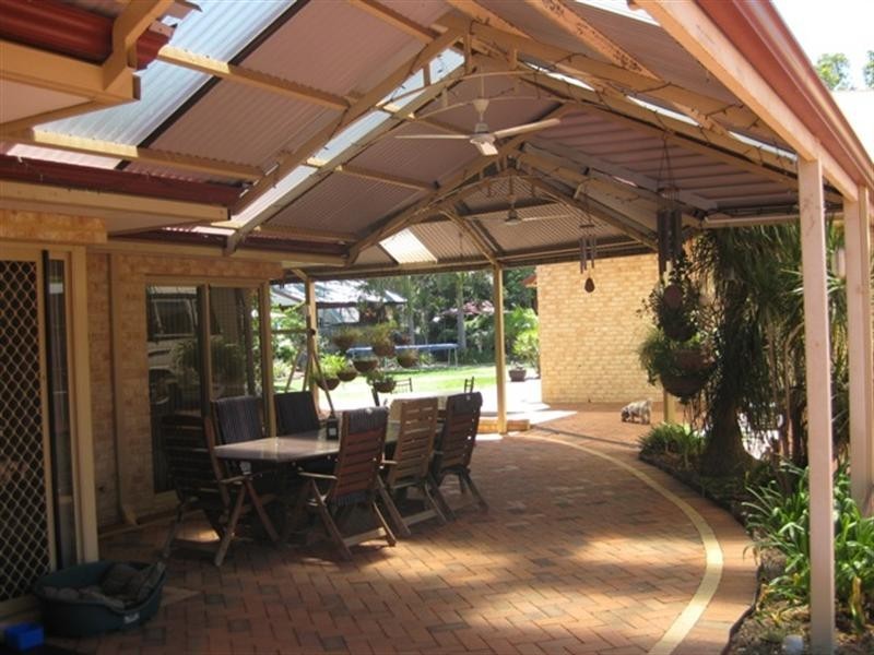 42 Riverdale Road, Helena Valley WA 6056