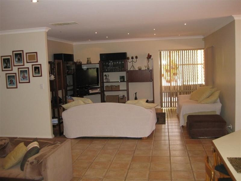 42 Riverdale Road, Helena Valley WA 6056