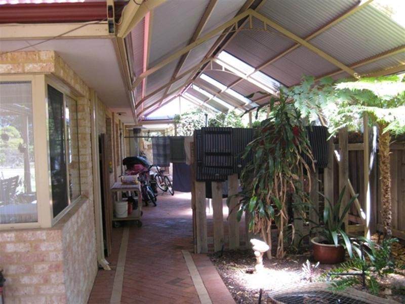 42 Riverdale Road, Helena Valley WA 6056