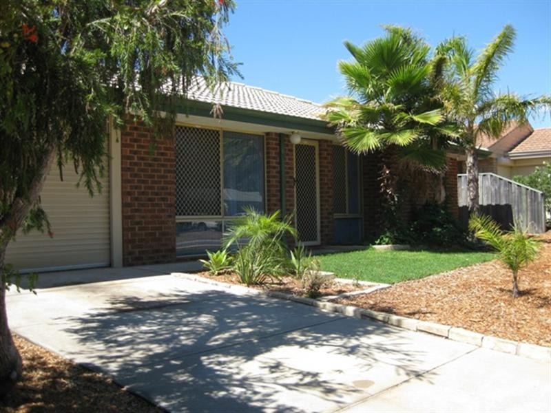 26 Burton Retreat, Stratton WA 6056