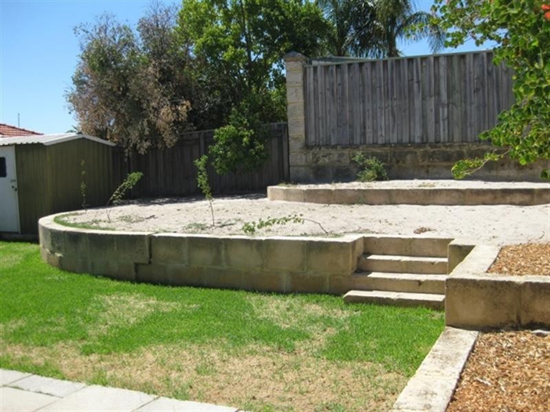 26 Burton Retreat, Stratton WA 6056