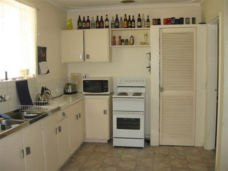 16 Bladon Way, Swan View WA 6056