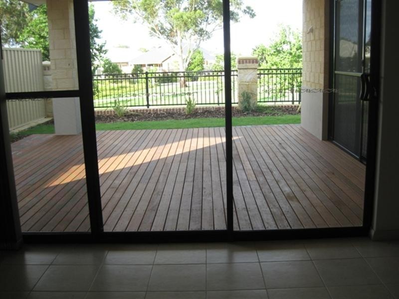 8 Laverstock Street, South Guildford WA 6055