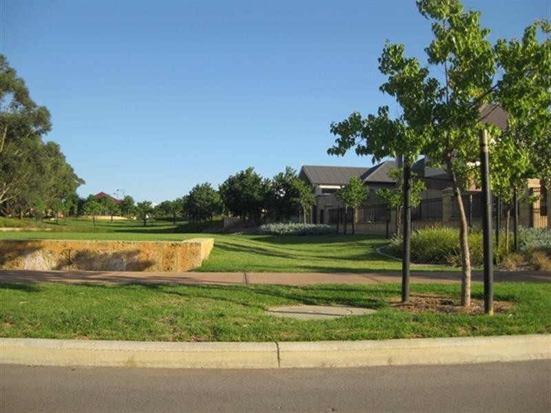 8 Laverstock Street, South Guildford WA 6055