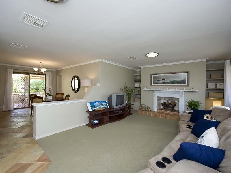 4 Mary Street, Hazelmere WA 6055