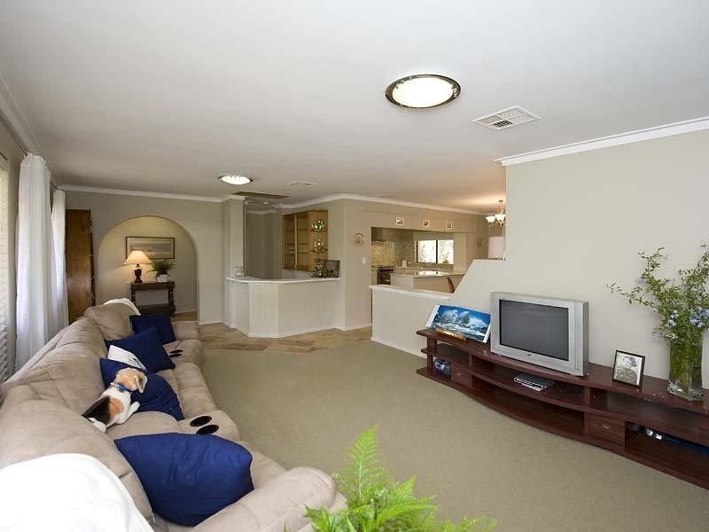 4 Mary Street, Hazelmere WA 6055