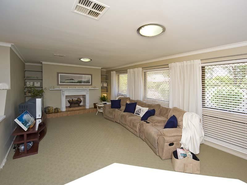 4 Mary Street, Hazelmere WA 6055