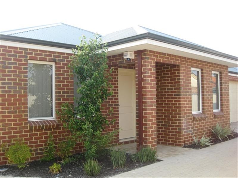 9C Charles East Street, Midland WA 6056