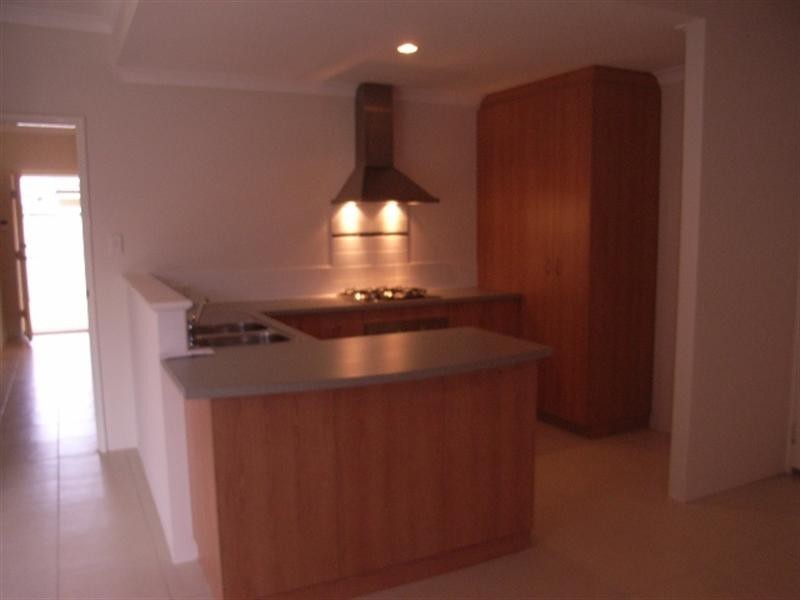 9C Charles East Street, Midland WA 6056