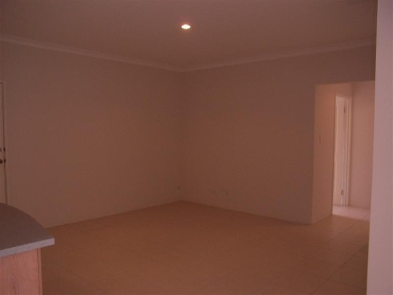 9C Charles East Street, Midland WA 6056