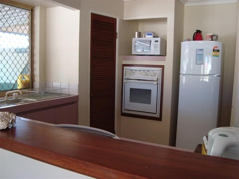 8 Amcer Rise, Stratton WA 6056
