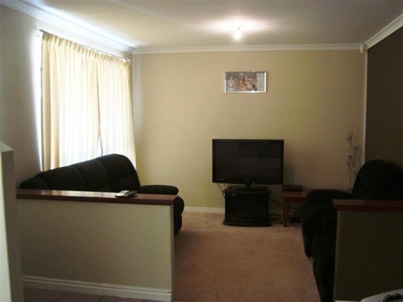 8 Amcer Rise, Stratton WA 6056