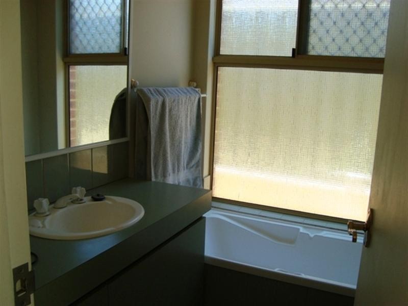 8 Amcer Rise, Stratton WA 6056