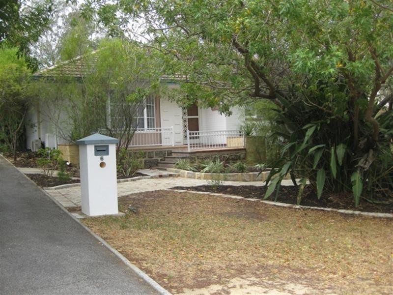 6 Russell Road, Greenmount WA 6056
