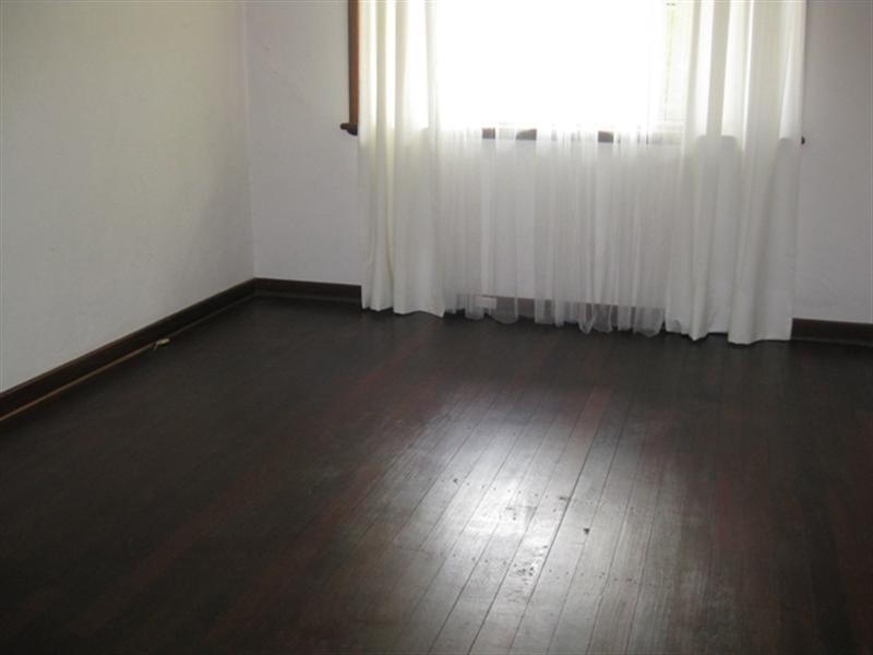 6 Russell Road, Greenmount WA 6056