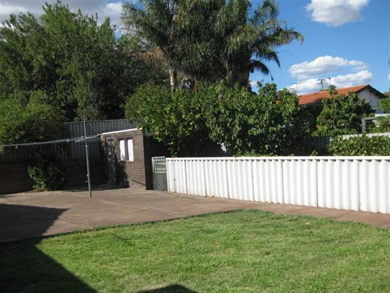 31 Ackmar Way, Swan View WA 6056