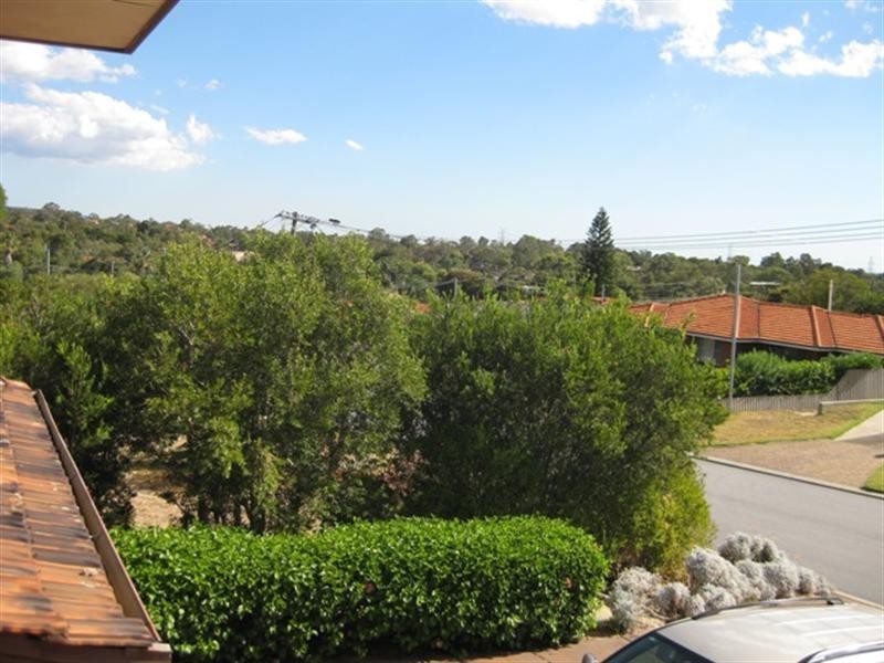 31 Ackmar Way, Swan View WA 6056