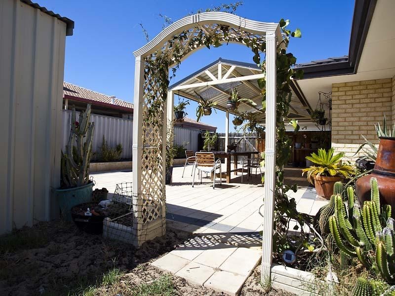 95 Stratton Blv, Stratton WA 6056