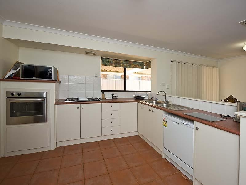 32 Weld Road, Swan View WA 6056