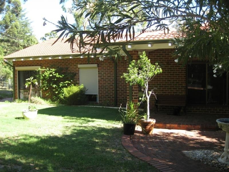 2 Fischer Road, Darlington WA 6070