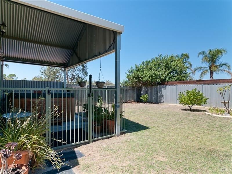 11 Kurrat Elbow, South Guildford WA 6055