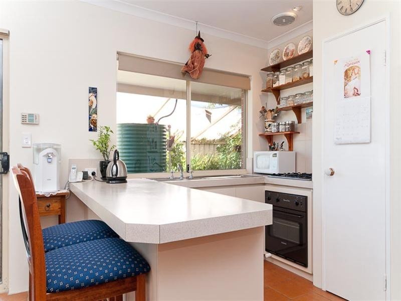 11 Kurrat Elbow, South Guildford WA 6055