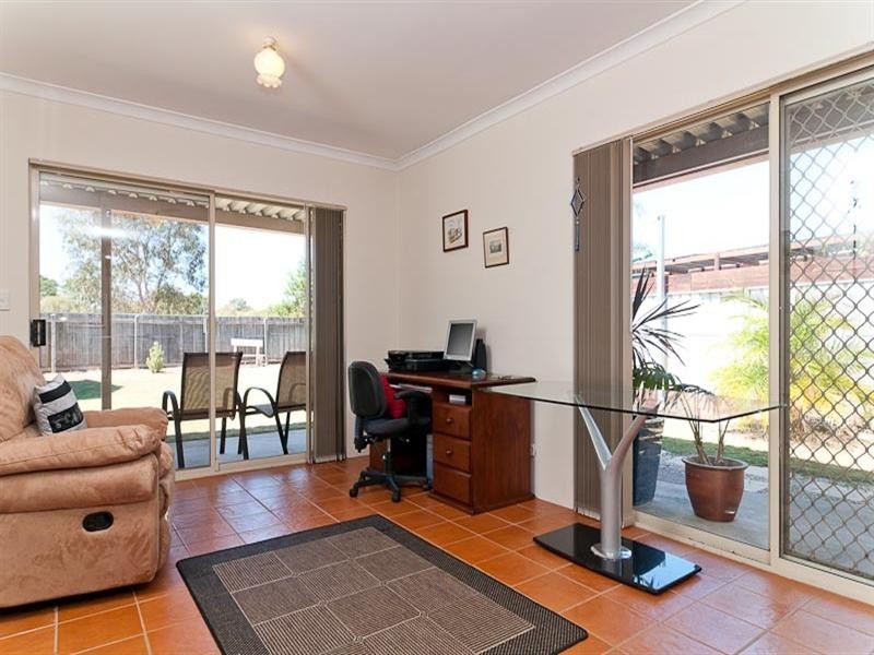 11 Kurrat Elbow, South Guildford WA 6055
