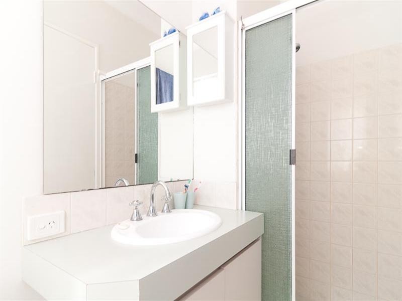 11 Kurrat Elbow, South Guildford WA 6055