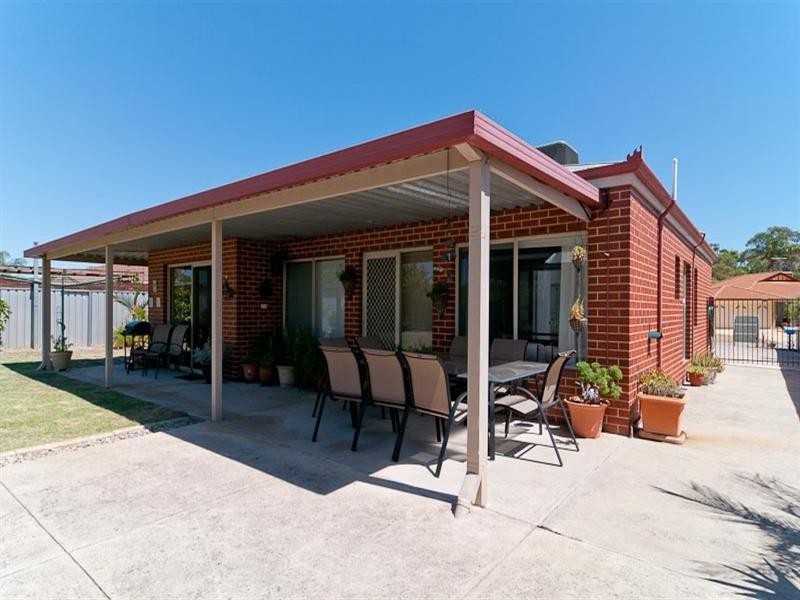 11 Kurrat Elbow, South Guildford WA 6055