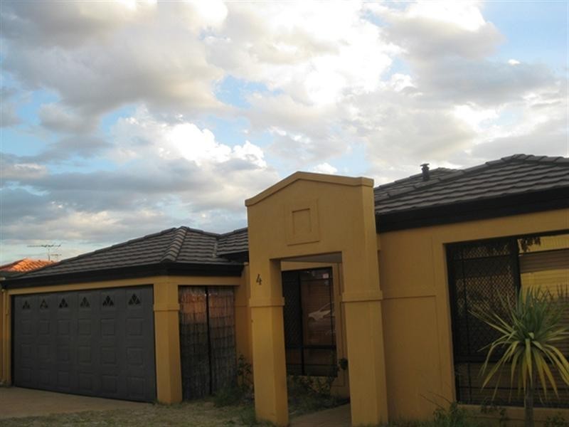 4 Love Street, Cloverdale WA 6105